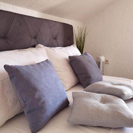Apartments Slavica Рогозниця Екстер'єр фото