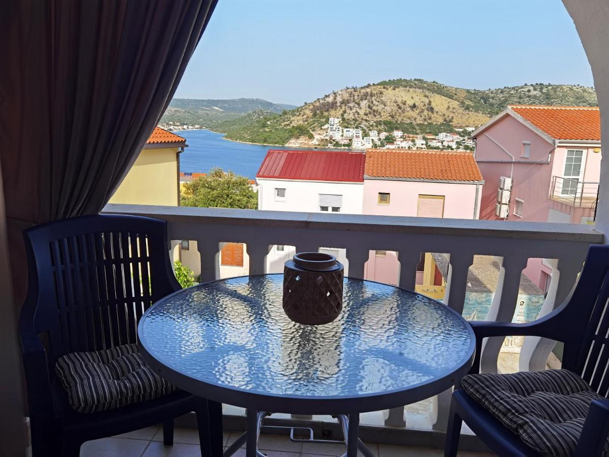 Apartments Slavica Рогозниця Екстер'єр фото