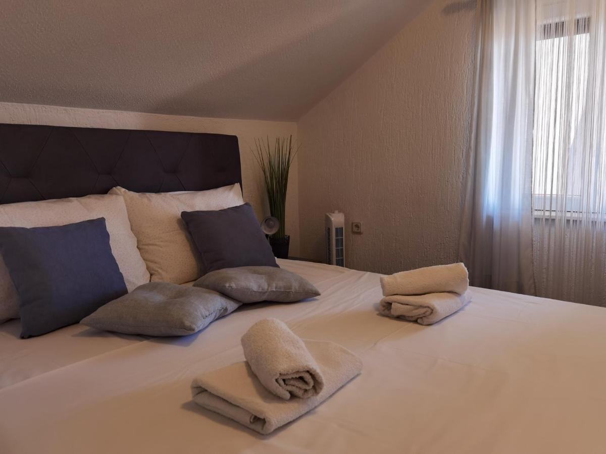 Apartments Slavica Рогозниця Екстер'єр фото