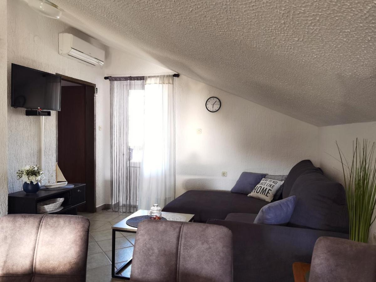 Apartments Slavica Рогозниця Екстер'єр фото