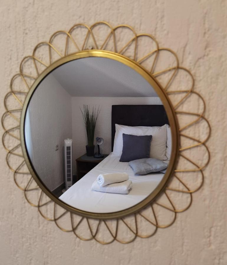 Apartments Slavica Рогозниця Екстер'єр фото